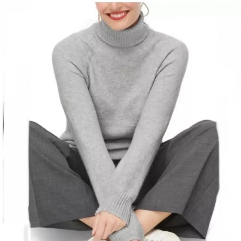 J. Crew Sweater in Supersoft Yarn Grey Small